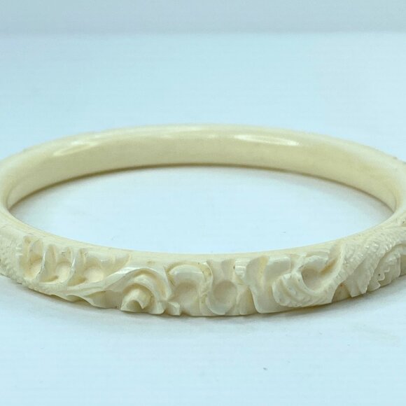 Finely carved Resin 9mm Dragon swimming in the cloud slip on bangle GS697 - Picture 3 of 8